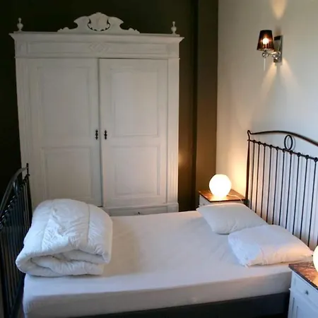 Elegante A Avec Piscine Vila Léobard